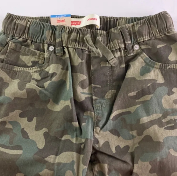 Boys Levi's Camo Jogger Pants - Picture 4 of 10
